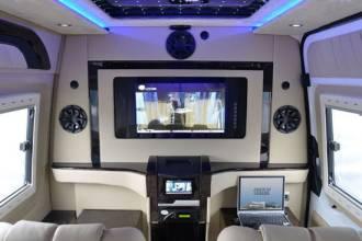 改装国产房车视频,视频揭秘个性化出行新潮流